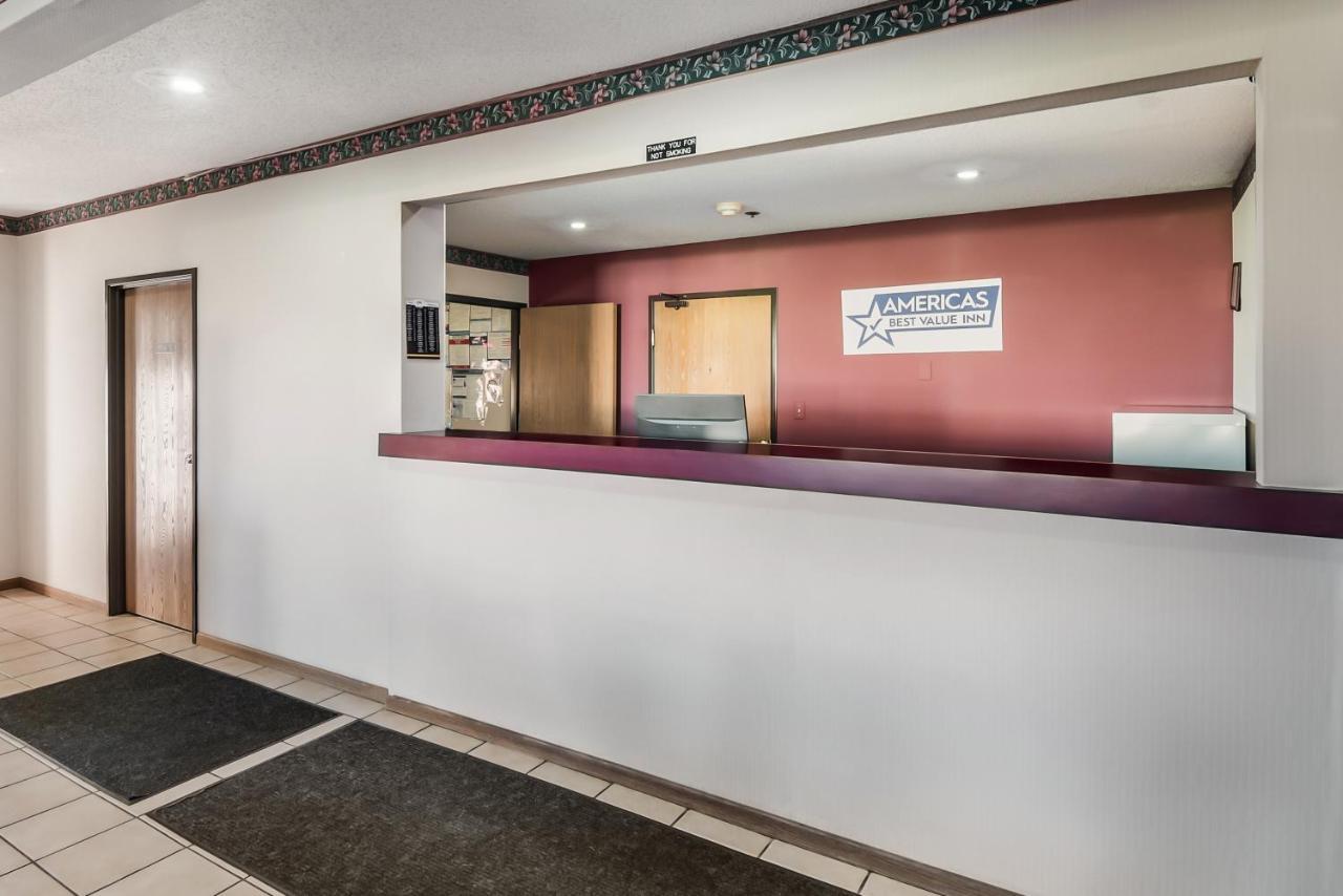 Americas Best Value Inn-Wenona Экстерьер фото