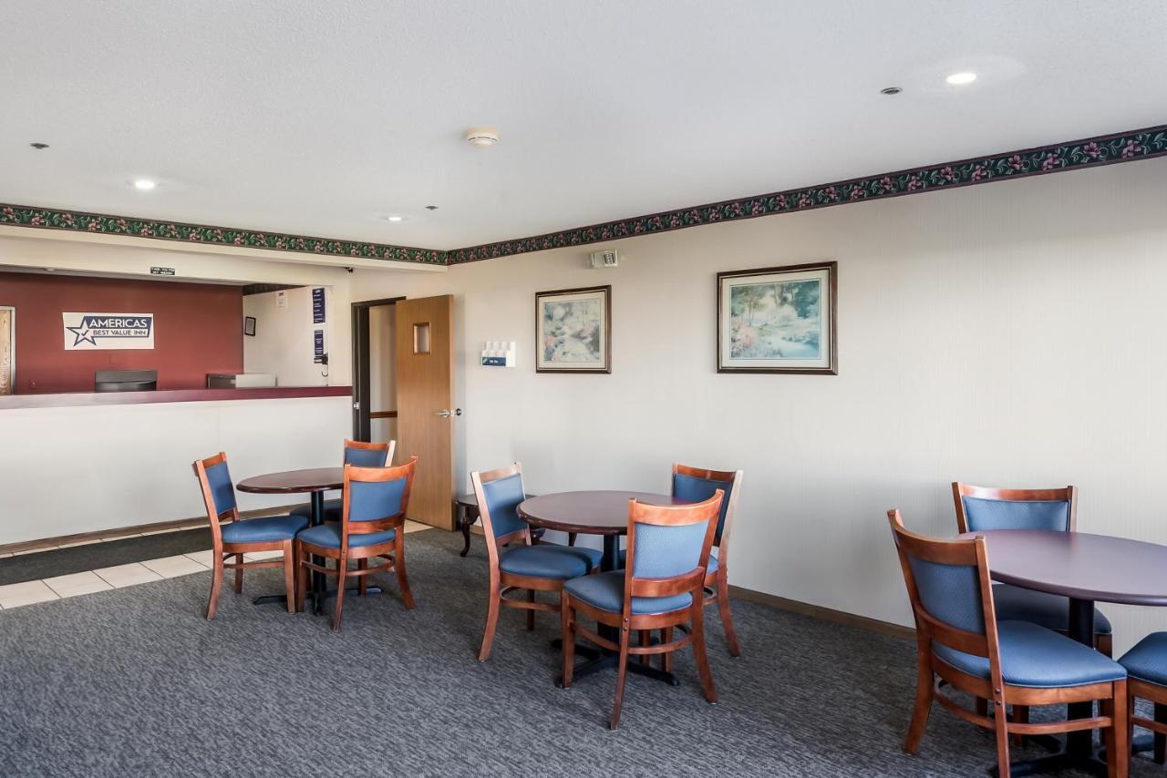 Americas Best Value Inn-Wenona Экстерьер фото