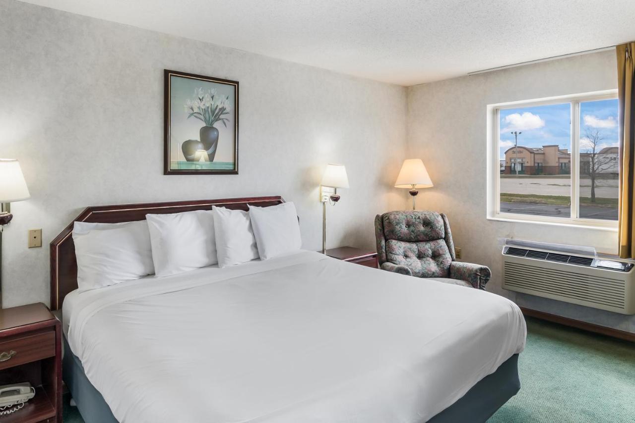 Americas Best Value Inn-Wenona Экстерьер фото