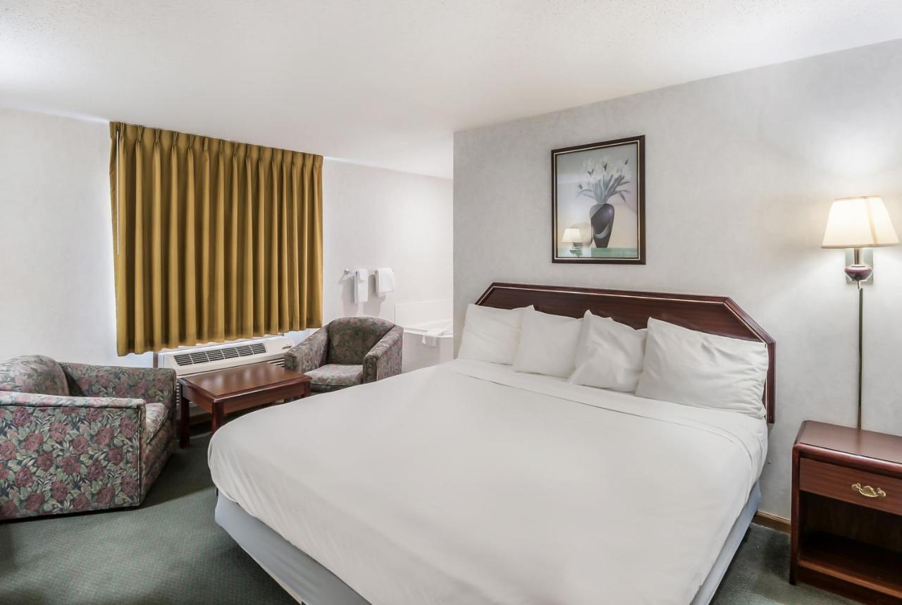 Americas Best Value Inn-Wenona Экстерьер фото