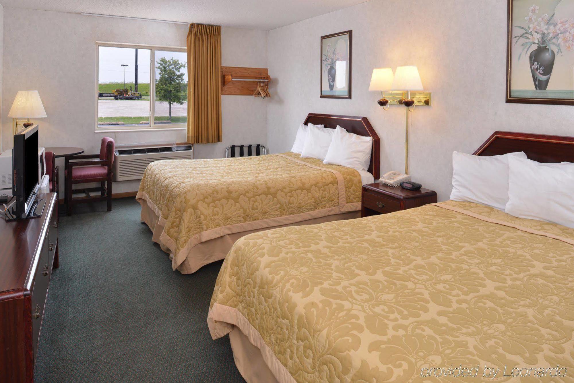 Americas Best Value Inn-Wenona Экстерьер фото